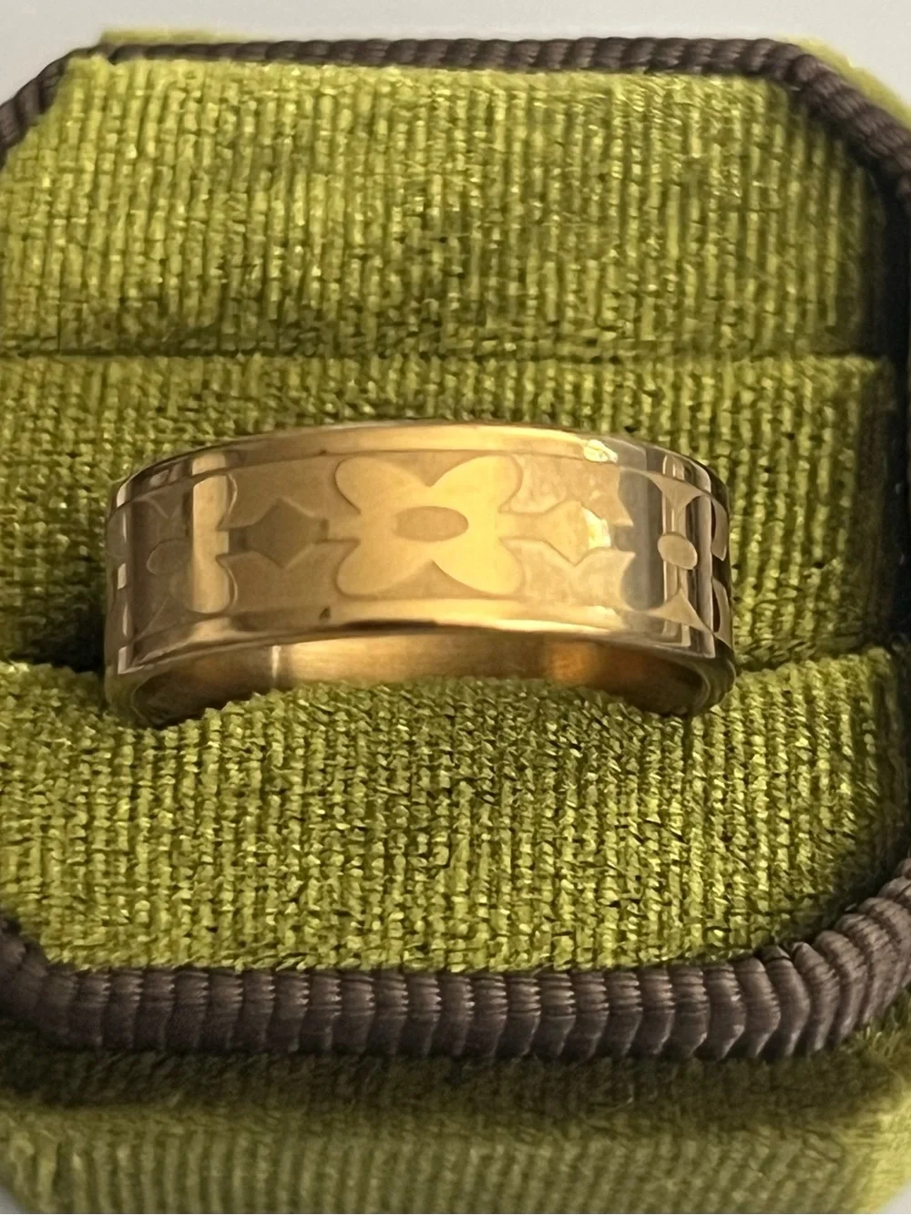Butterfly Design Stainless Steel Golden 8mm Polished Finish Band Size 9